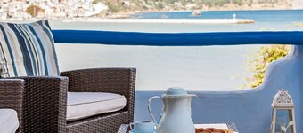 Karavos Sea View Apartments  