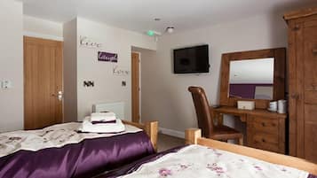 Twin Room | Premium bedding, desk, free WiFi, bed sheets