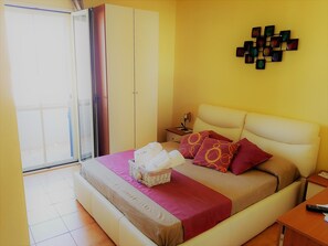 Classic Double Room | Soundproofing, iron/ironing board, free WiFi, bed sheets