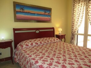 Departamento, 2 habitaciones | Caja de seguridad en la habitación y insonorización 