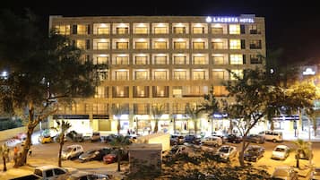 Façade de l’hébergement - soirée/nuit