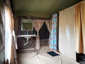 Regadera, regadera tipo lluvia, amenidades de baño gratuitas, pantuflas 