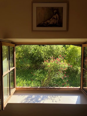 Deluxe Twin Room, 2 Single Beds, Private Bathroom, Garden View | 1 bedroom, premium bedding, individually decorated - Domaine de l'Ocrerie (Pourrain)