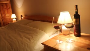 Double or Twin Room | WiFi (free), bed sheets - Hotel Snjesko (East Sarajevo)