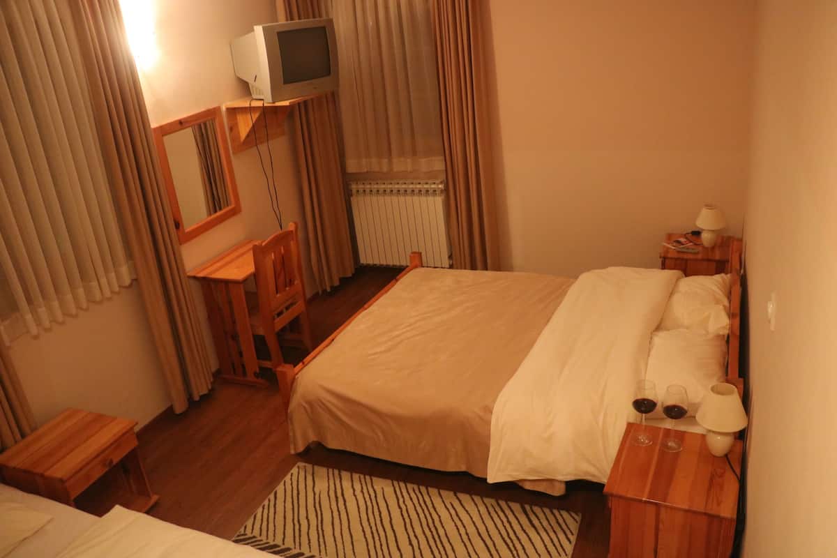 Triple Room | WiFi (free), bed sheets