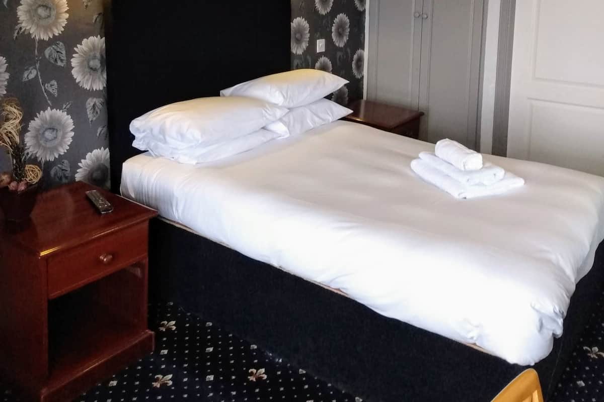 Deluxe Double Room, Ensuite, Sea View