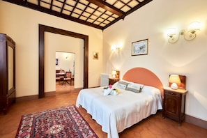 Suíte standard | Individualmente decorados, individualmente mobiliados, escrivaninha