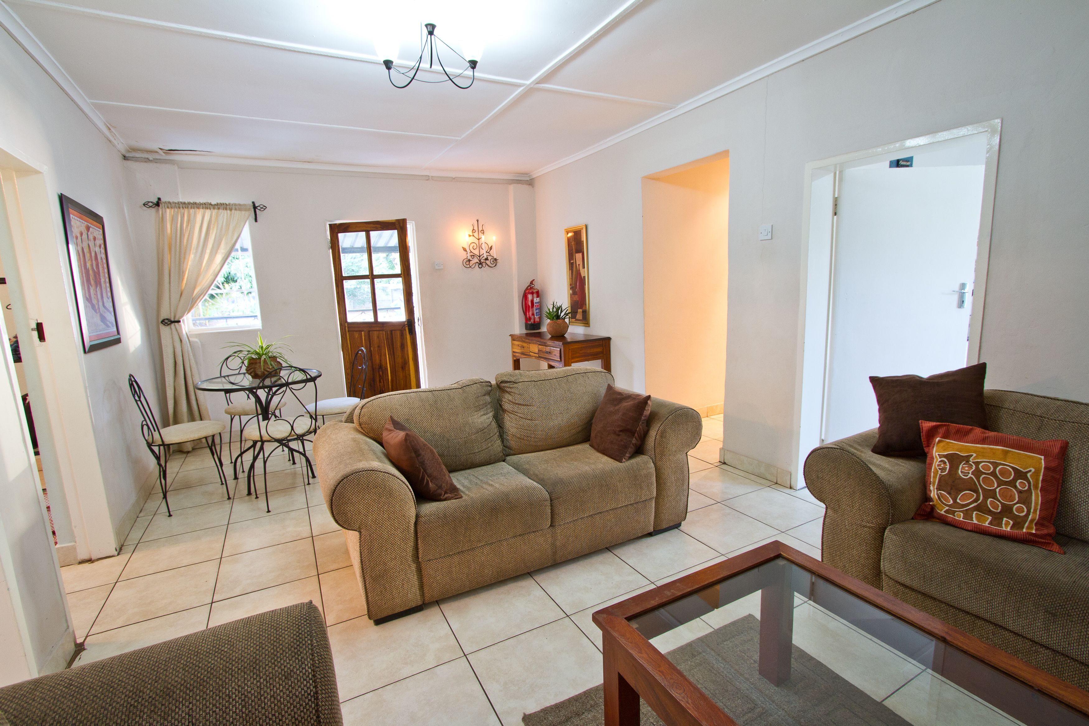 Casa de campo familiar, 2 habitaciones | Zona de estar | Una televisión de pantalla plana