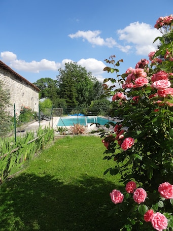 Jardim. La Fontenelle chambres d'hôtes