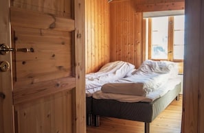 Cabin (Bedsheets not included) | 1 bedroom, down comforters - Rondane Fjellstue (Sel)