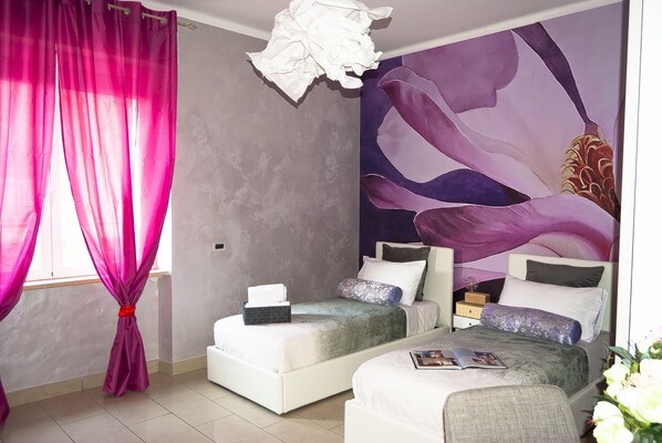 Design Double Room, 2 Single Beds, Private Bathroom