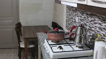 Familien-Vierbettzimmer, 2 Schlafzimmer | Eigene Küche | Kühlschrank