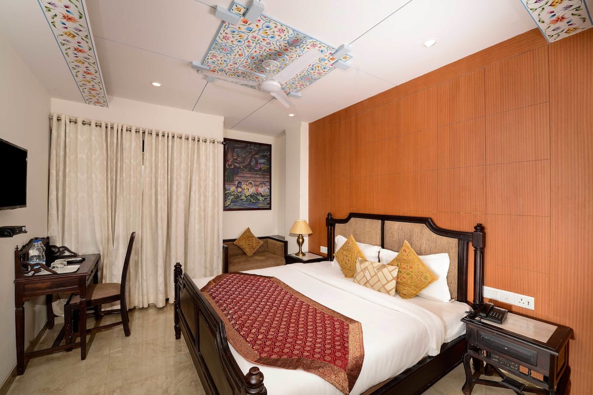 Basic Double Room, 1 Double Bed | Premium bedding, desk, rollaway beds, free WiFi
