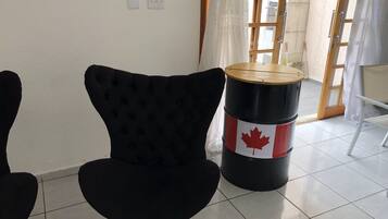 Área de estar no saguão