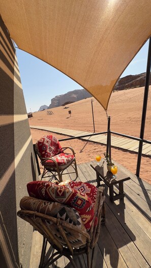 Roupas de cama premium, edredons de pluma, cortinas blackout