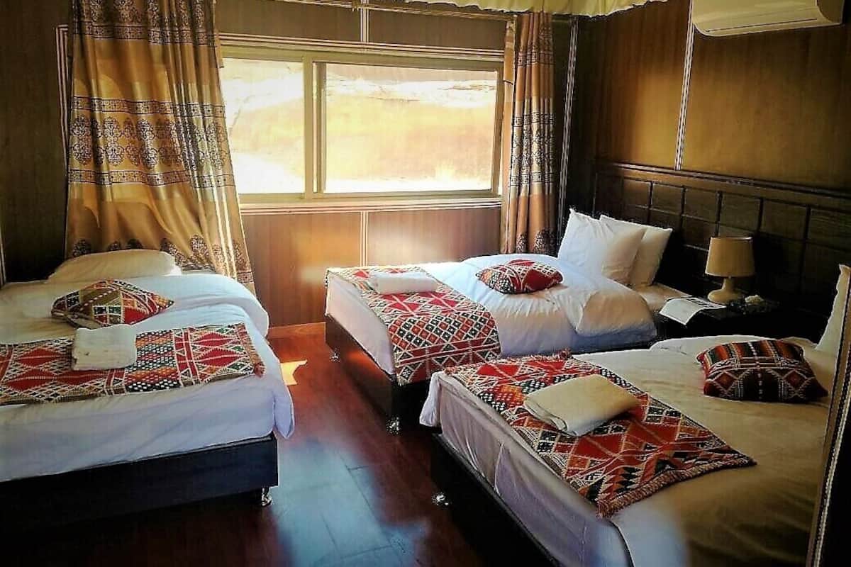 Deluxe tent, 3 eenpersoonsbedden | Luxe beddengoed, donzen dekbedden, verduisterende gordijnen