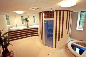 Sauna, vartalohoitoja, syväkudoshierontaa, vartalokääreitä