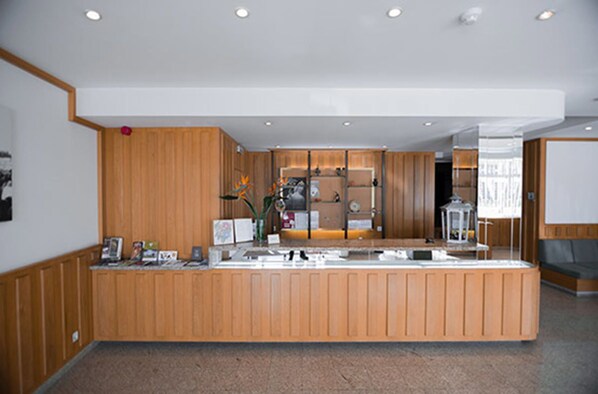 Inn-/utsjekkingsautomat