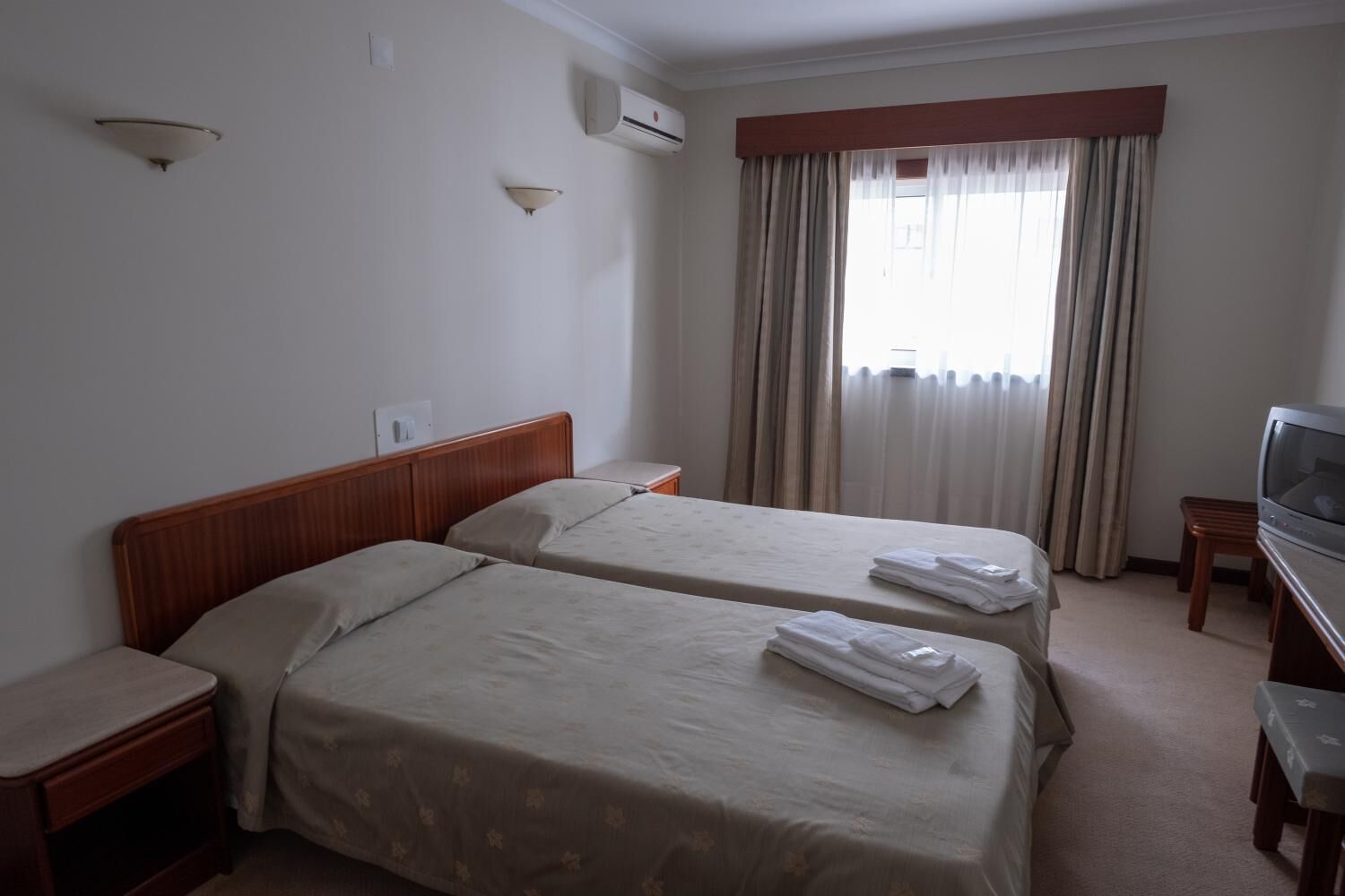 in-room safe, desk, rollaway beds, free wifi