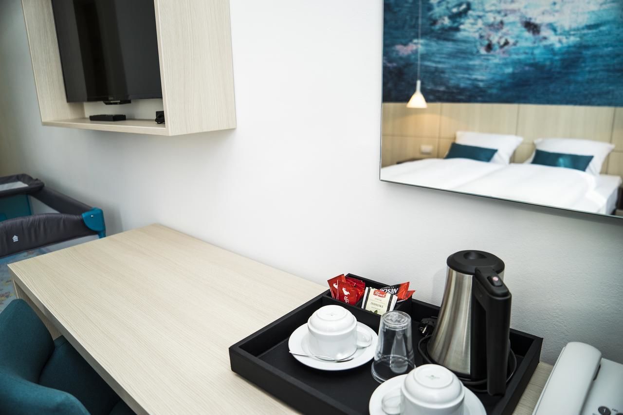 single room | room amenity