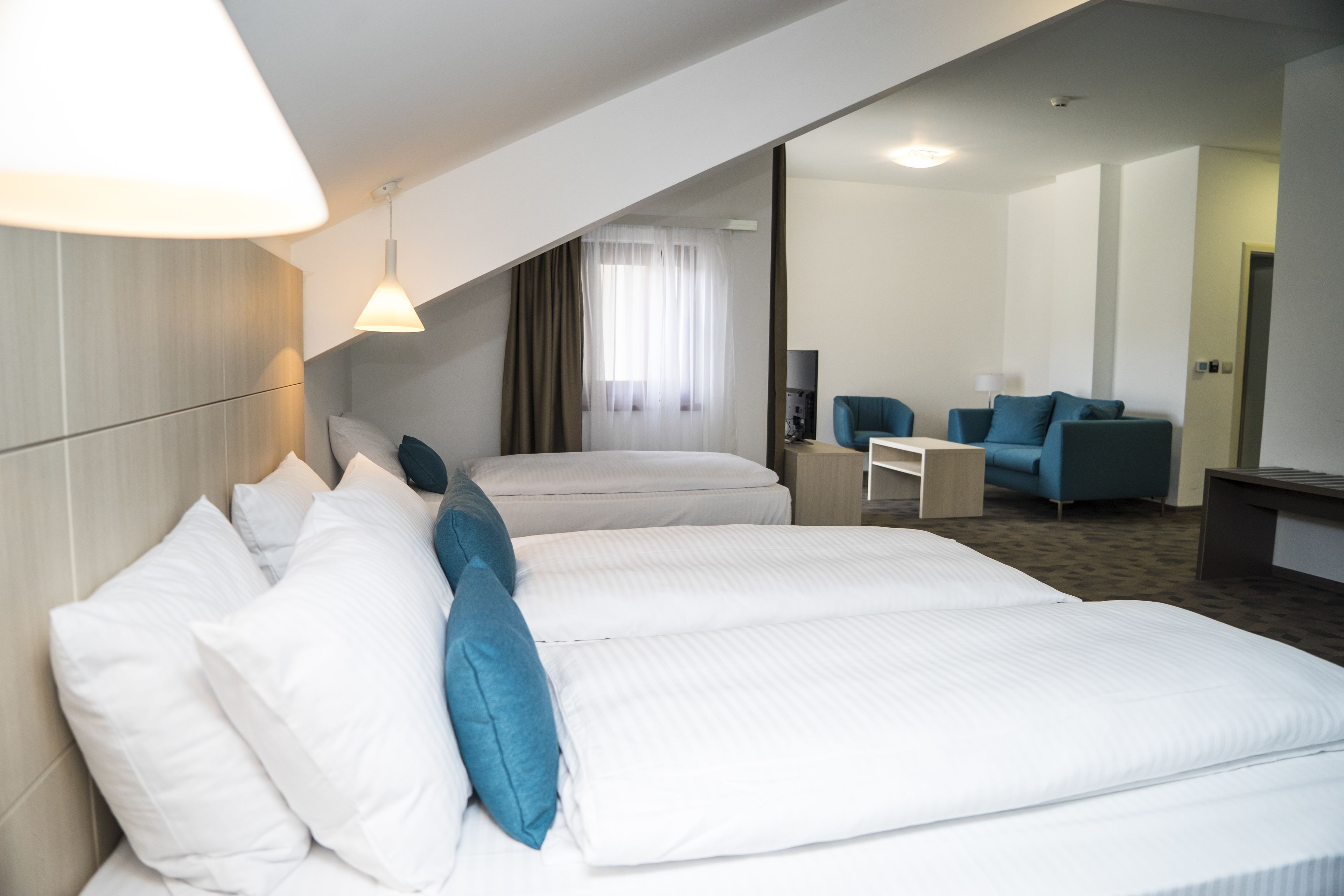 junior suite, balcony | minibar, in-room safe, desk, soundproofing