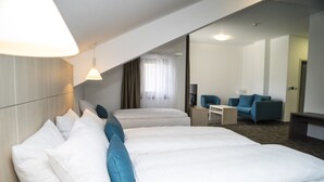 Junior Suite, Balcony | Minibar, in-room safe, desk, soundproofing - Hotel Kapetanovina (Mostar)