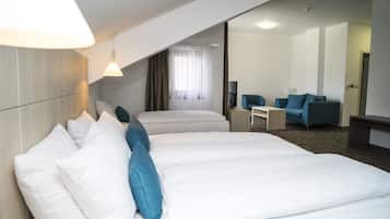 Junior Suite, Balcony | Minibar, in-room safe, desk, soundproofing