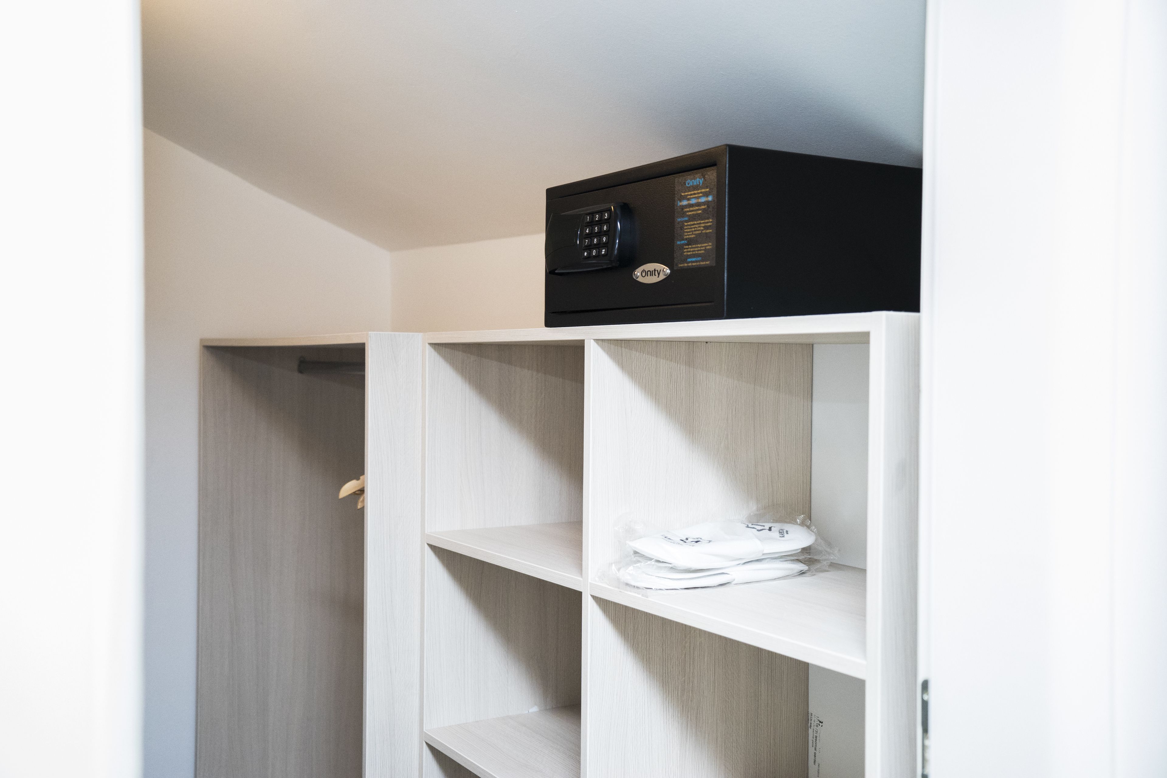 junior suite, balcony | room amenity