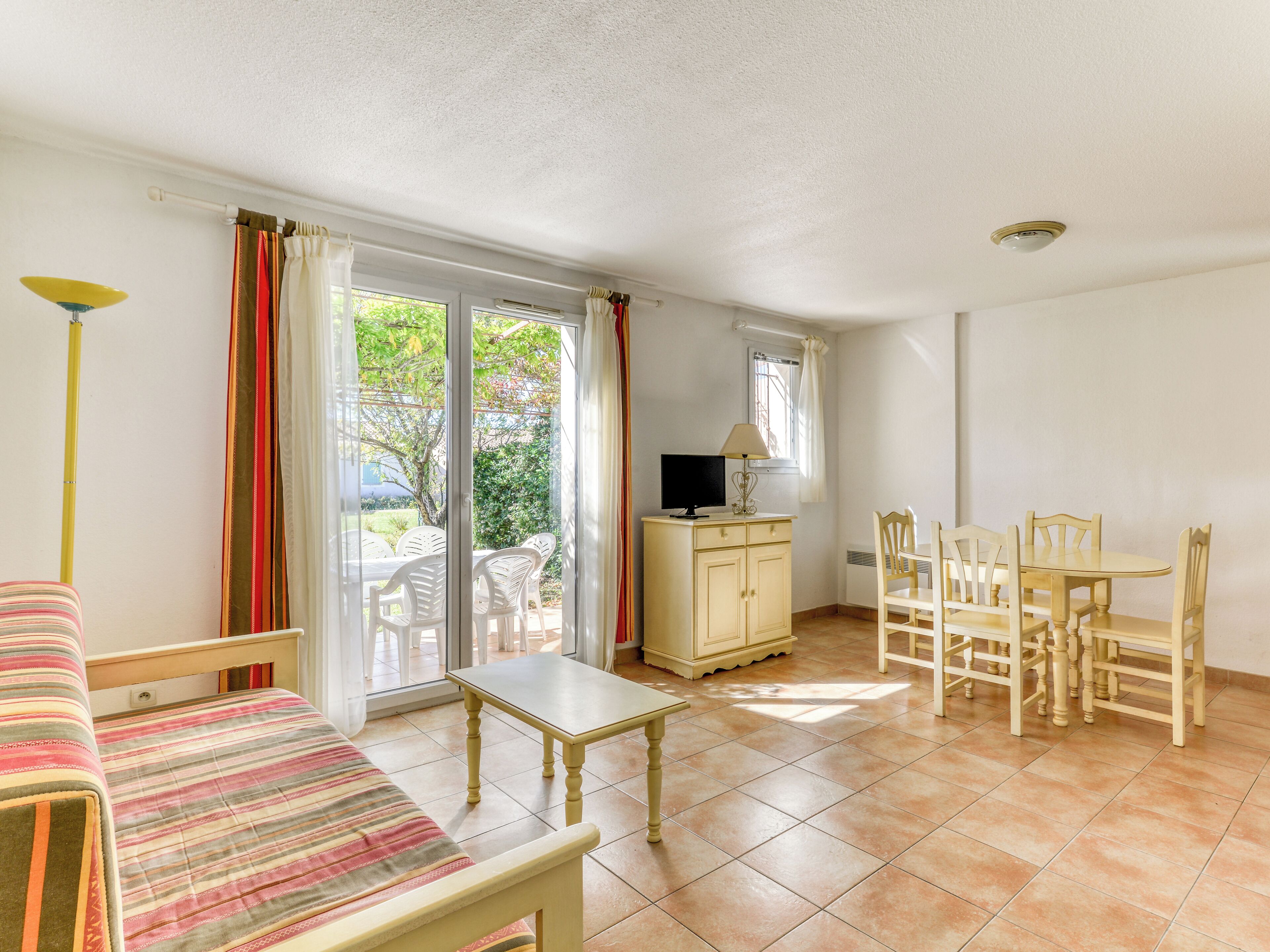 平面電視、乒乓球