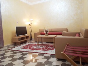 Sviitti | Työpöytä, pimennysverhot, ilmainen Wi-Fi, vuodevaatteet