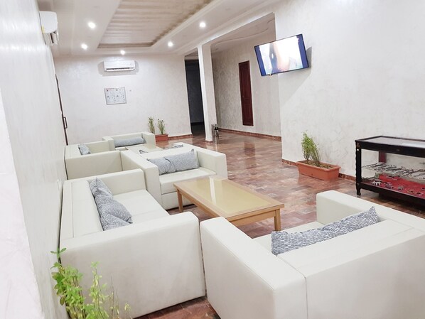 Lobby lounge
