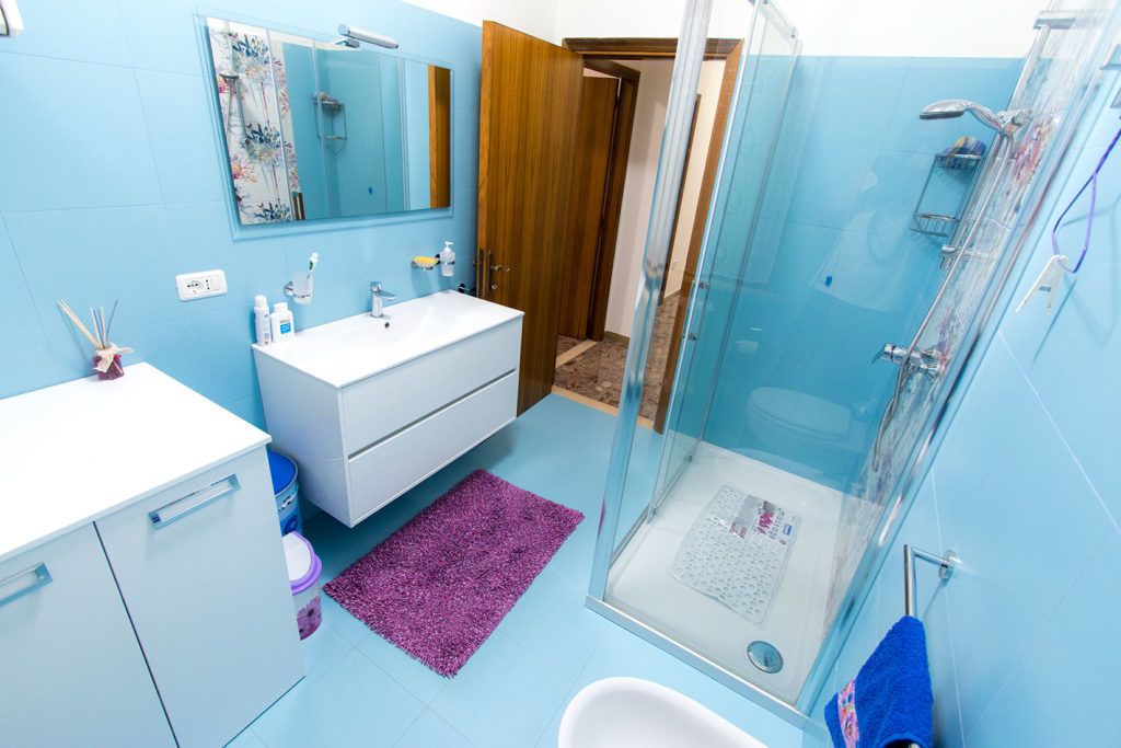 Family House, 3 Bedrooms, Terrace | Bathroom | Shower, hydromassage showerhead, free toiletries, hair dryer