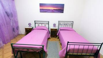 Family House, 3 Bedrooms, Terrace | 1 bedroom, desk, iron/ironing board, free WiFi