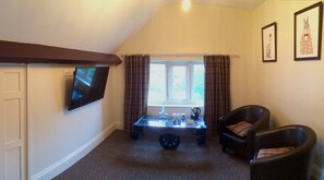 룸, 킹사이즈침대 1개 | 거실 공간 | 평면 TV