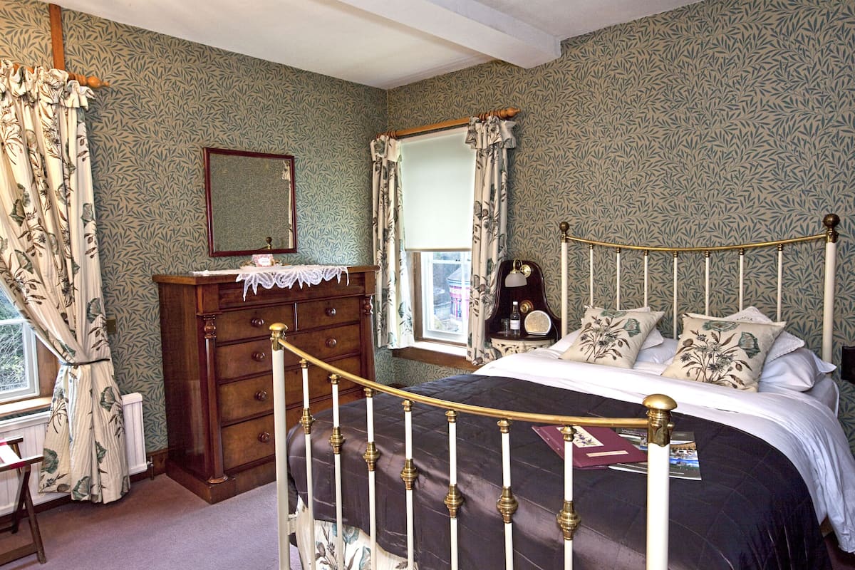 Deluxe Double Room (with Shower)