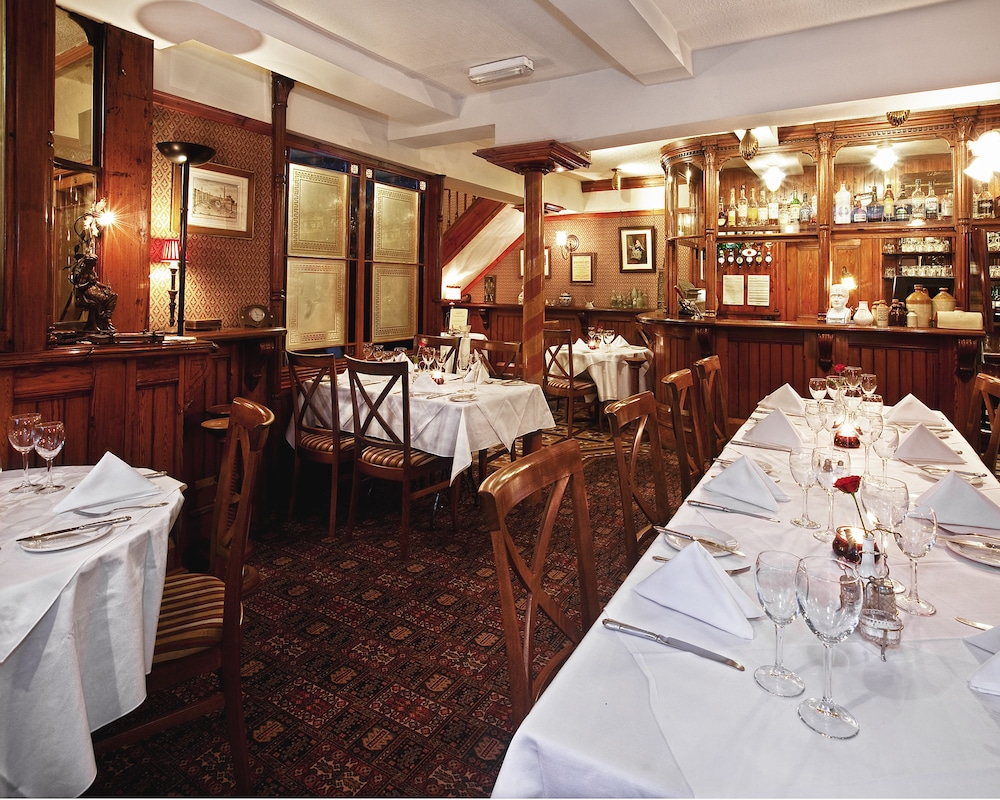 Hodgkinsons Hotel Matlock Bath by null