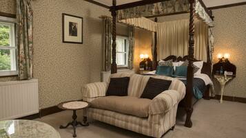 Deluxe Double Room (With Bath and River View) | Hypo-allergenic bedding, iron/ironing board, free WiFi, bed sheets