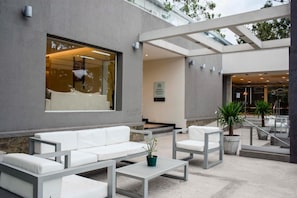 Lobby - Hosteria Atahualpa Yupanqui (Tafi Viejo)