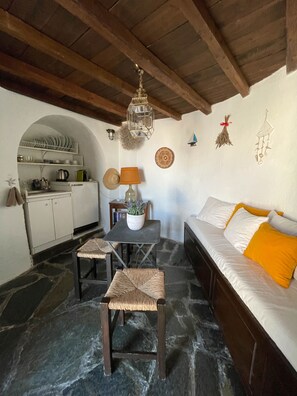 트래디셔널 하우스 | 전용 주방 | 냉장고, 전기 주전자, 조리 도구/접시/주방 기구