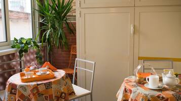 Tägliches inbegriffenes Frühstücksbuffet