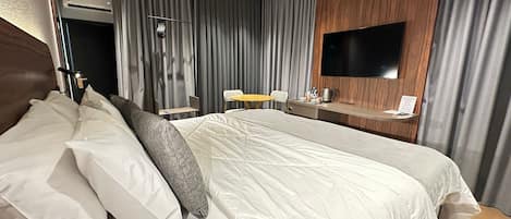 Ropa de cama de alta calidad, minibar, escritorio y cortinas blackout