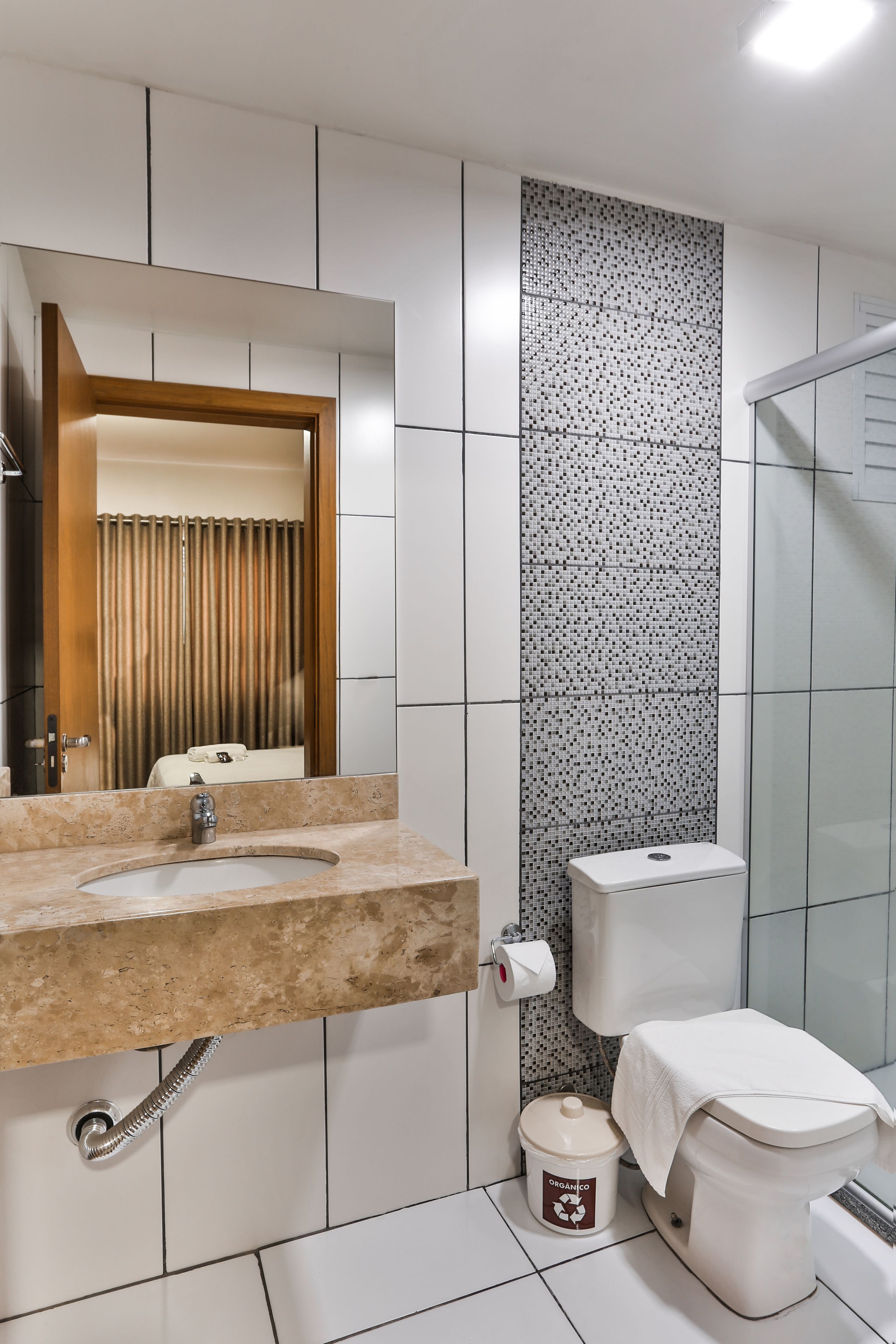 deluxe double room | bathroom | shower, free toiletries, hair dryer, towels