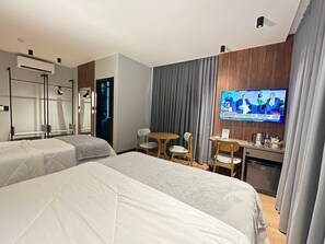 Premium bedding, minibar, desk, blackout drapes - Zallon Hotel Executivo (Lajeado)