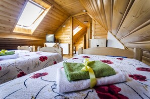 Standard Room | Premium bedding, iron/ironing board, free WiFi, bed sheets - Agroturystyka Sarenka (Raba Wyzna)