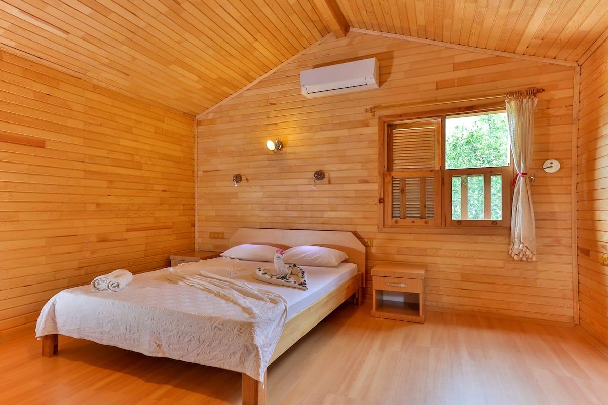 Standart Bungalow | 1 bedroom, desk, blackout curtains, soundproofing