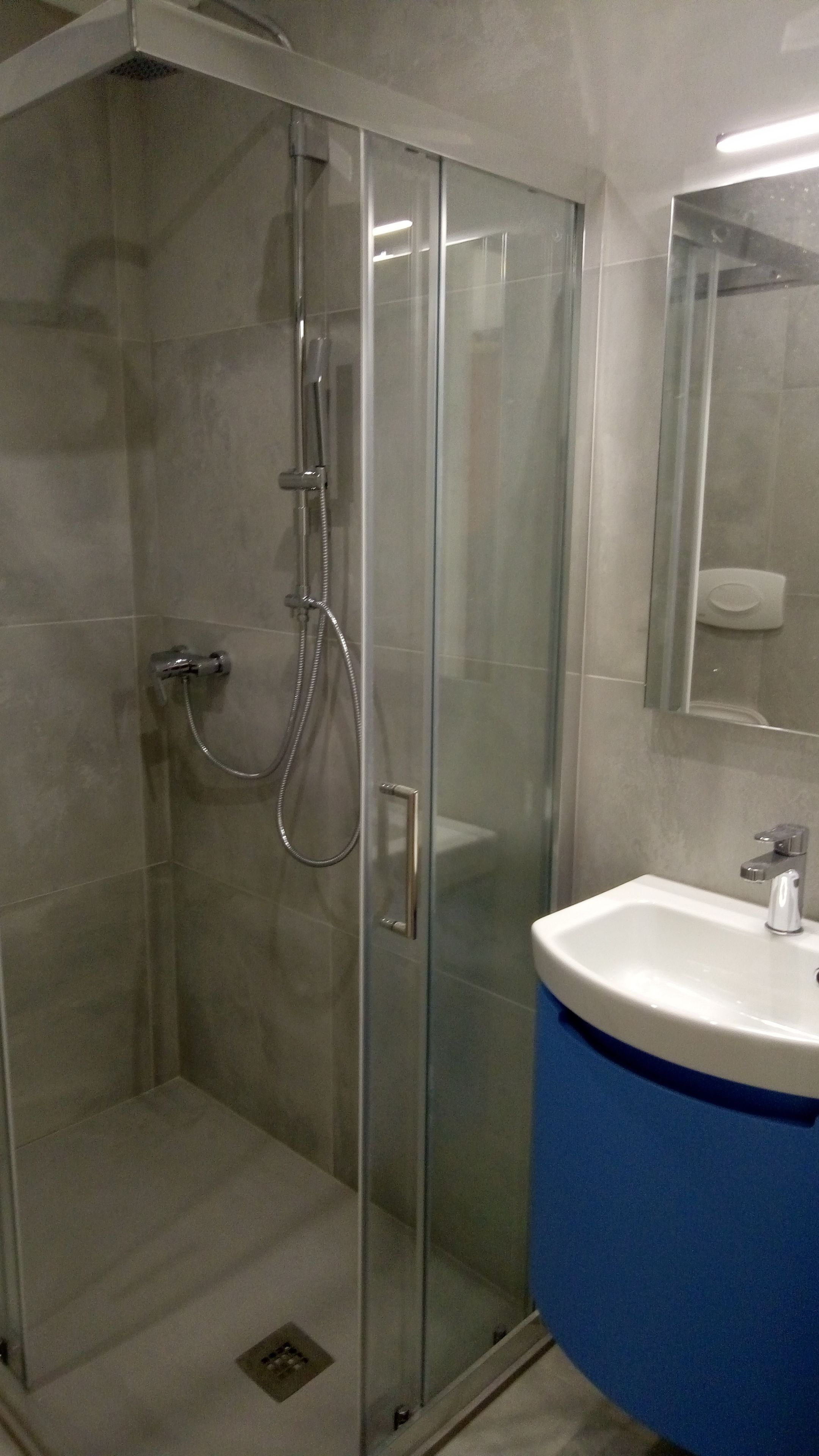 double or twin room | bathroom | shower, hair dryer, bidet, towels