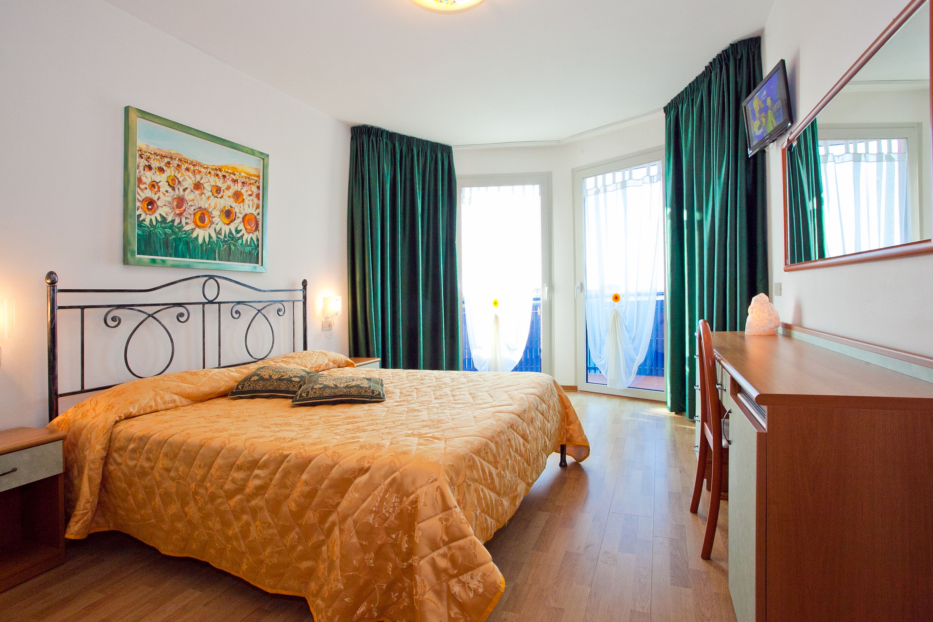 superior double room | in-room safe, desk, free wifi, wheelchair access