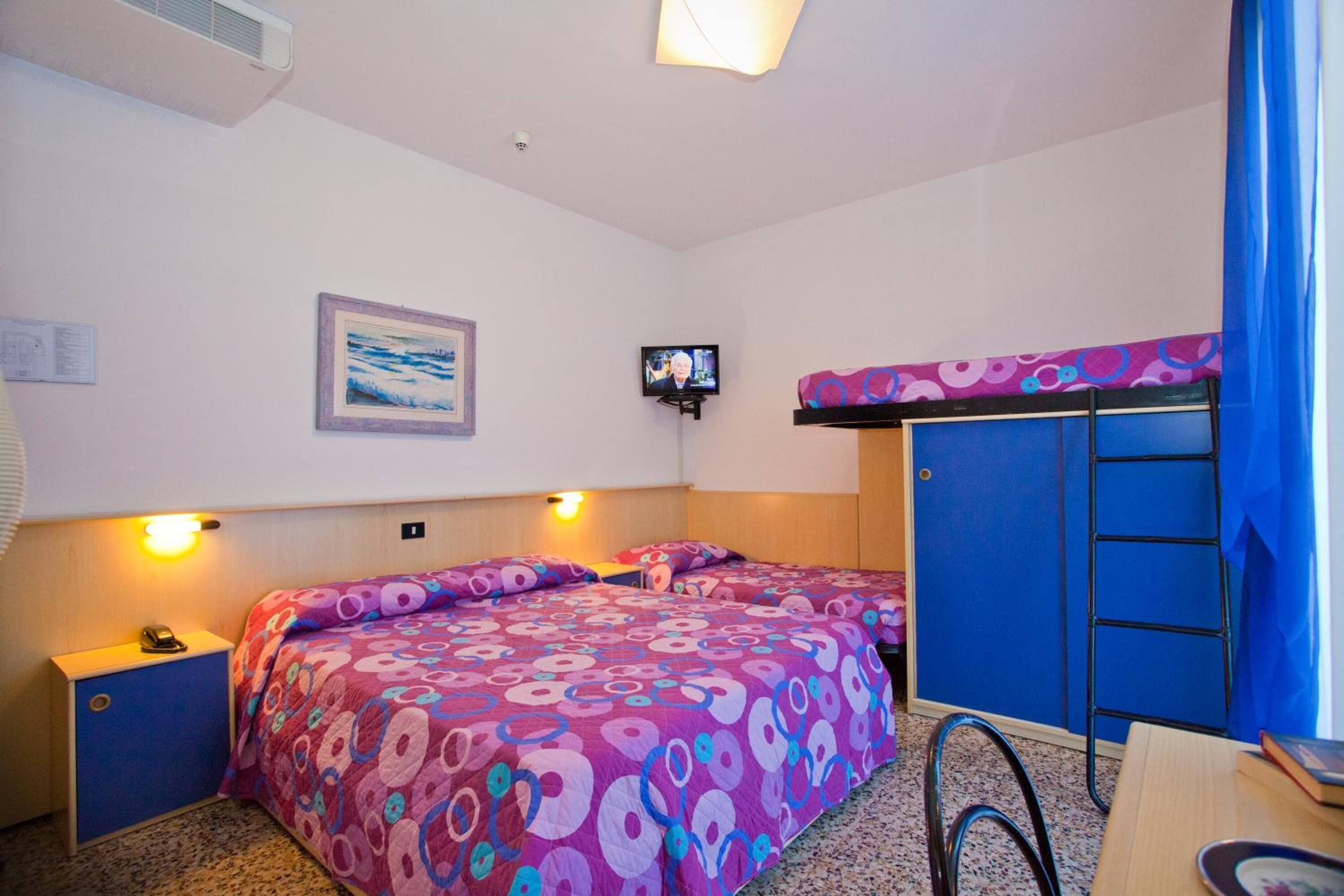 in-room safe, desk, free wifi, wheelchair access