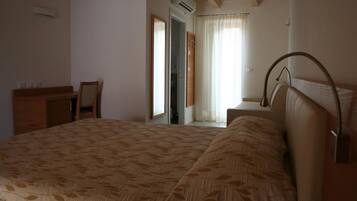 Chambre Standard Double ou avec lits jumeaux