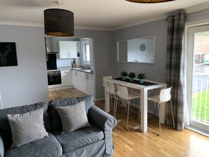 Superior Apartment, 2 Bedrooms (Apartment 5) | Living area | Flat-screen TV - Serviced Apartments East Kilbride (Glasgow)